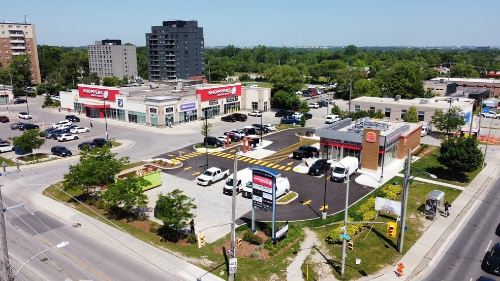 More Photos Of 467 Wharncliffe Rd S, London General Retail For Lease
