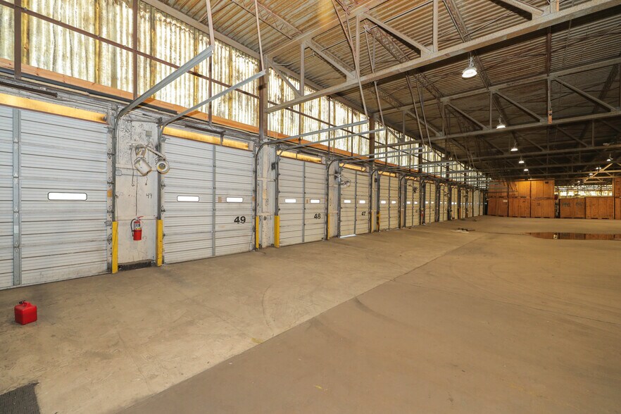 More Photos Of 4950 W Pershing Rd, Cicero Warehouse For Lease