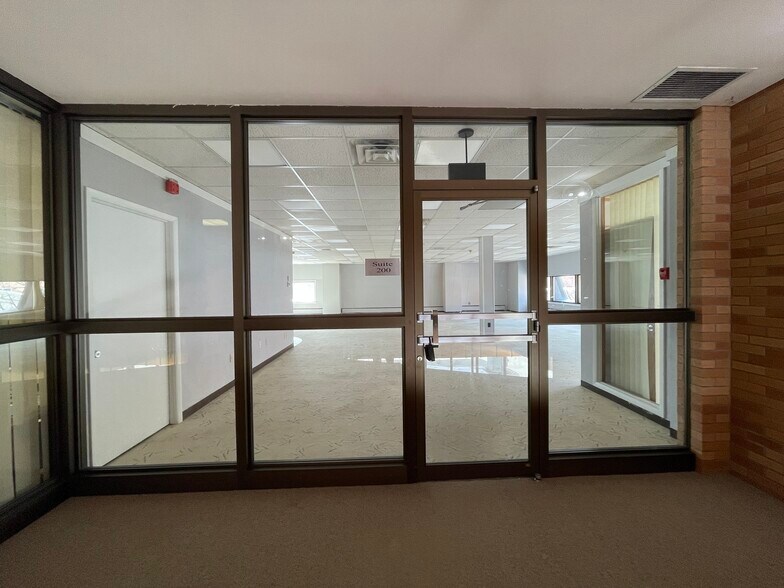 More Photos Of 511 Ashmun St, Sault Sainte Marie Office For Lease