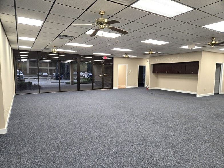More Photos Of 1425 W State Road 434, Longwood Storefront Retail Office For Lease