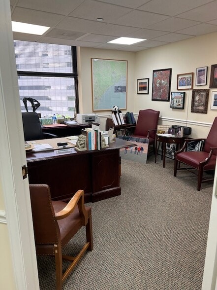 More Photos Of 112 S Tryon St, Charlotte Office Residential For Sale