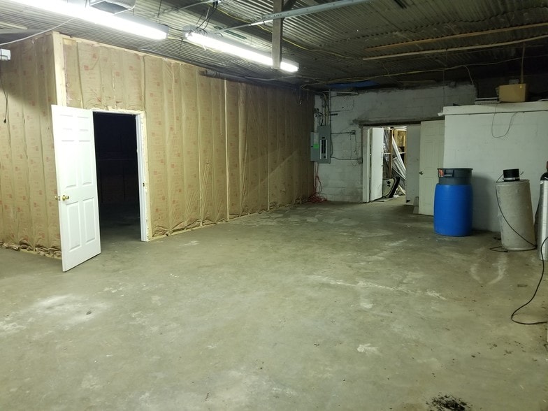 More Photos Of 1769-1781 Cadillac Ave, Ypsilanti Warehouse For Sale