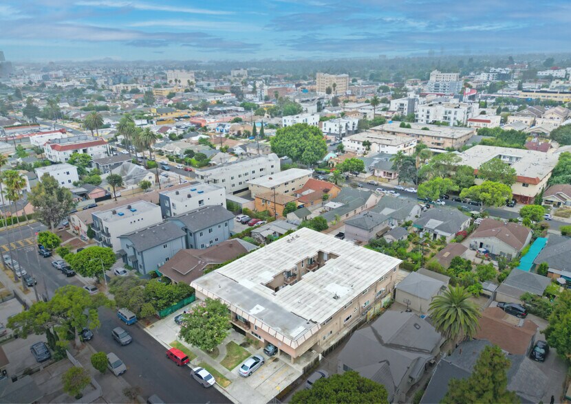 More Photos Of 423 N Harvard Blvd, Los Angeles Apartments For Sale