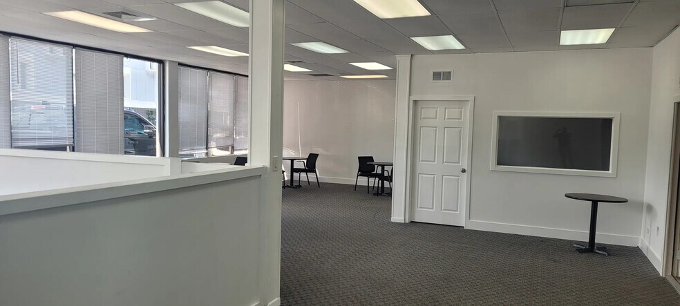 More Photos Of 475-487 Le Jeune Rd, Miami Unknown For Lease