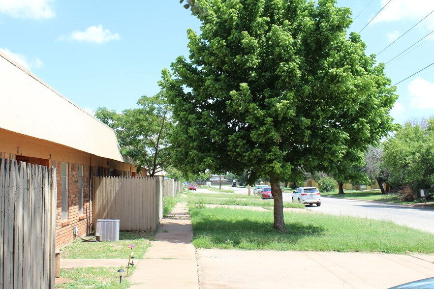 More Photos Of 200 N Jefferson St, Abilene Apartments For Sale