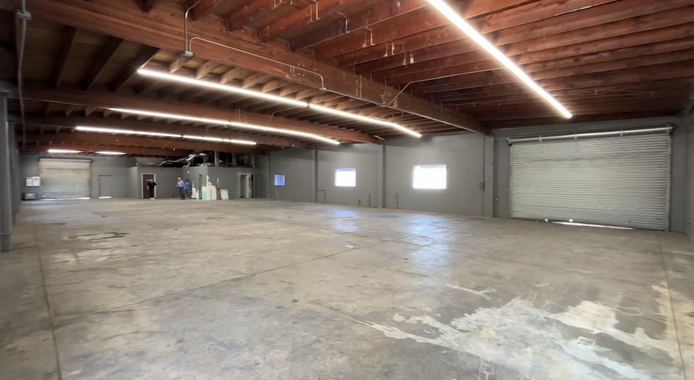More Photos Of 1001 W Kirkwall Rd, Azusa Warehouse For Lease