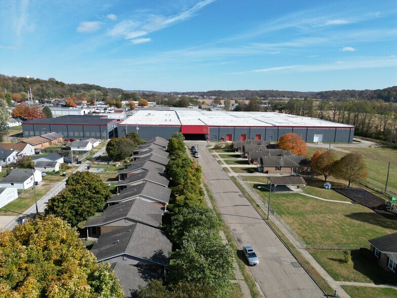 More Photos Of 1450 E Walnut St, Lancaster Warehouse For Sale