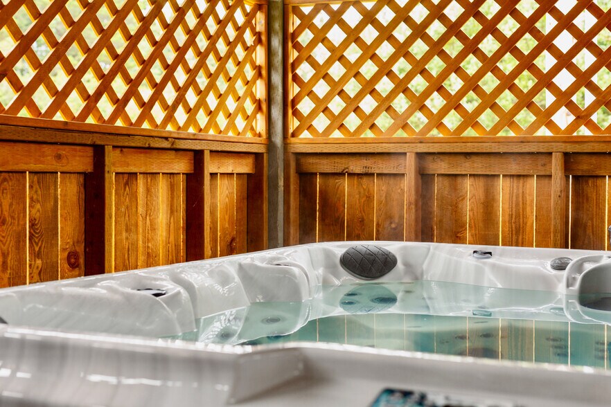 More Photos Of 2013 State Route 105, Grayland Hotel For Sale