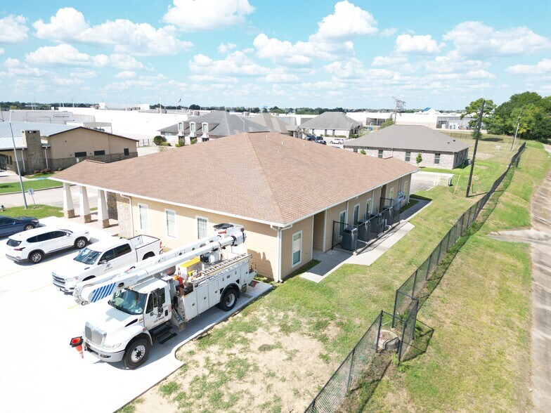 More Photos Of 4 Bayoubrandt Dr, Beaumont Medical For Sale