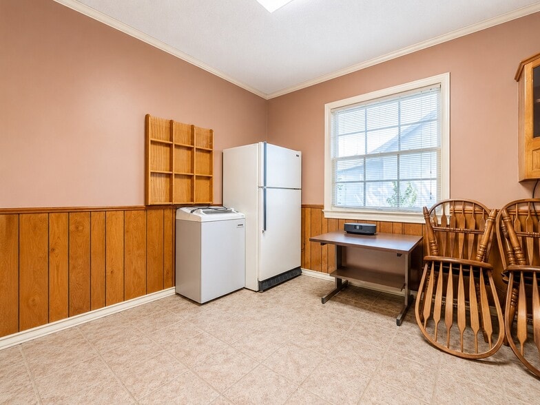 More Photos Of 321 S Main St, Marksville Office For Sale