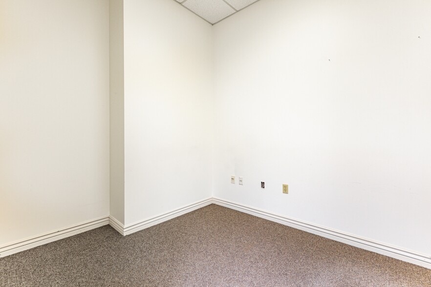 More Photos Of 55-65 N University Ave, Provo Office For Lease