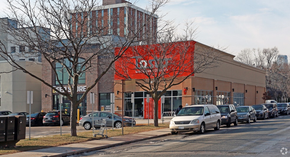 More Photos Of 609 Roehampton Ave, Toronto Freestanding For Lease