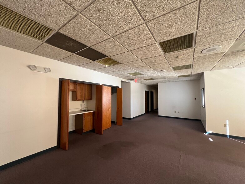 More Photos Of 1274 N Church St, Moorestown Flex For Lease