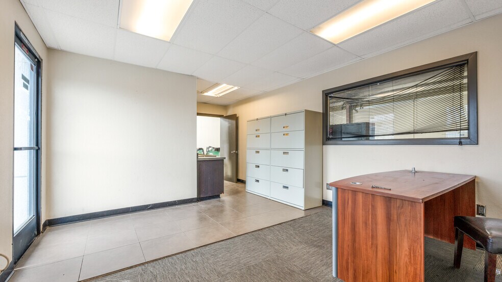 More Photos Of 1885 E Griffith Way, Fresno Warehouse For Lease