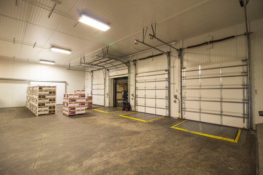 More Photos Of 1005 Snively Ave, Winter Haven Refrigeration Cold Storage For Sale