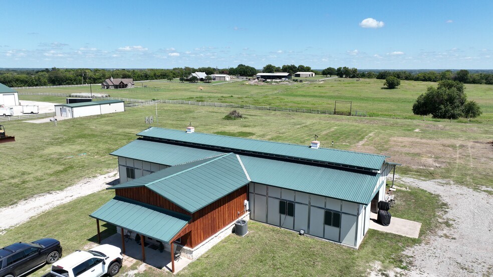 More Photos Of 1253 N Hill St, Van Alstyne Light Distribution For Sale