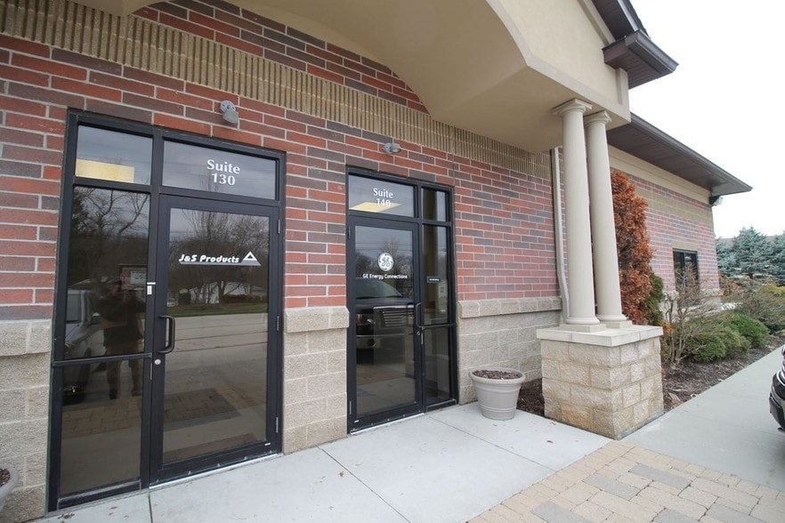 More Photos Of 778 Mccauley Rd, Stow Flex For Lease