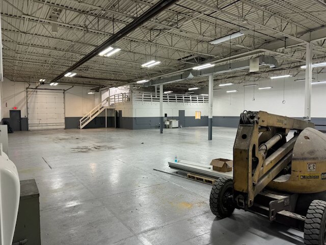 More Photos Of 18321-18333 Mike C Ct, Fraser Manufacturing For Sale