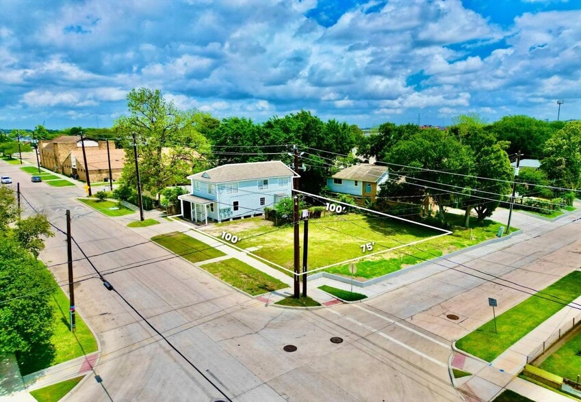 Primary Photo Of 307 S 79th St, Houston Multifamily For Sale