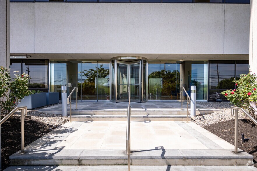 More Photos Of 2001 US Highway 46, Parsippany Coworking Space