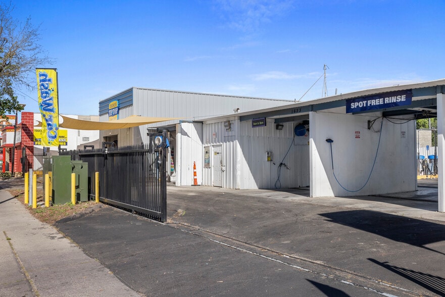 More Photos Of 1623 Yosemite Blvd, Modesto Carwash For Sale