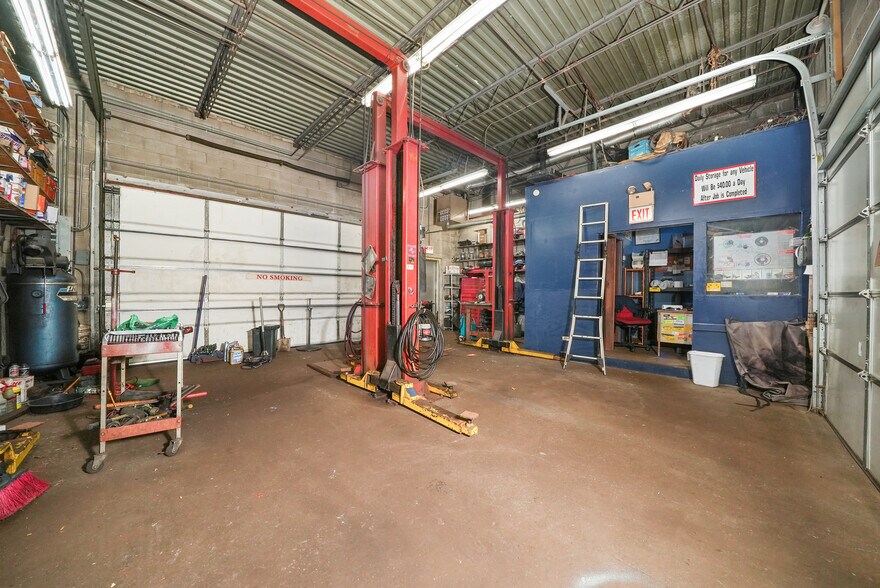 More Photos Of 6051 N California Ave, Chicago Auto Repair For Sale