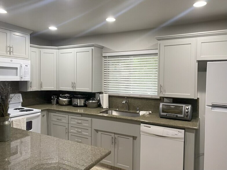 More Photos Of 491 S Simpson Ave, Hemet Multifamily For Sale