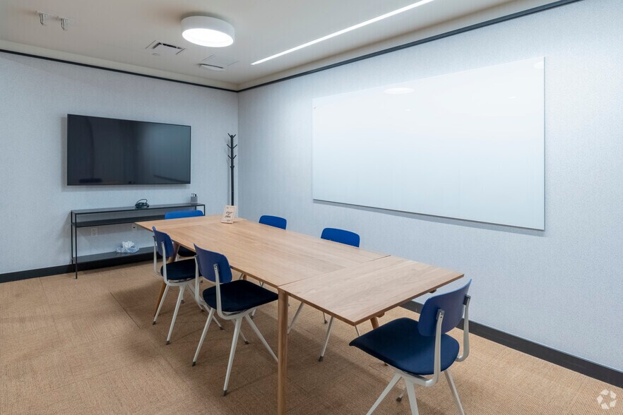 More Photos Of 1560 Broadway, Denver Coworking Space