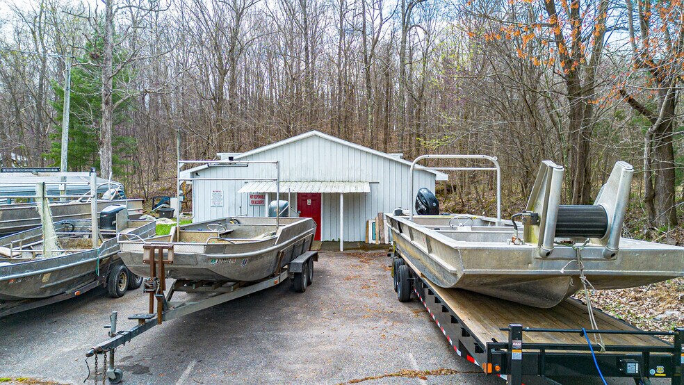 More Photos Of 6641 US Highway 62 W, Kuttawa Flex For Sale