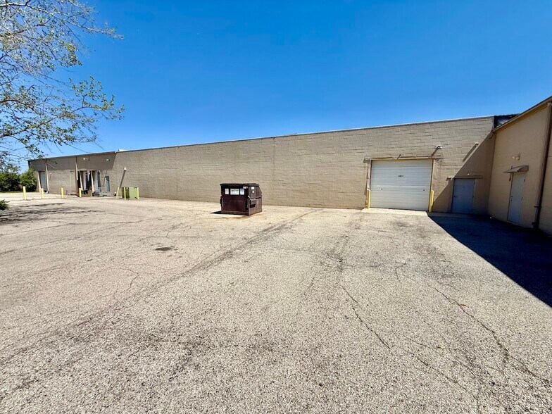 More Photos Of 4805-4825 Salem Ave, Dayton Unknown For Lease