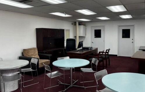 More Photos Of 11618 Harry Hines Blvd, Dallas Showroom For Lease