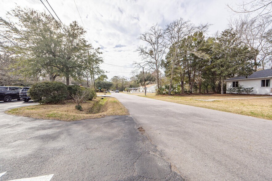 More Photos Of 531 Folly Rd, Charleston Medical For Sale