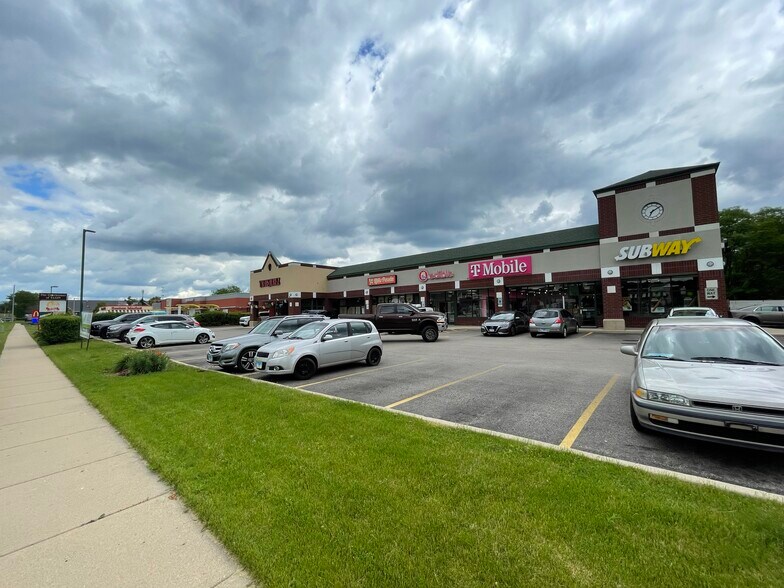 More Photos Of 263-269 S Randall Rd, Elgin General Retail For Lease