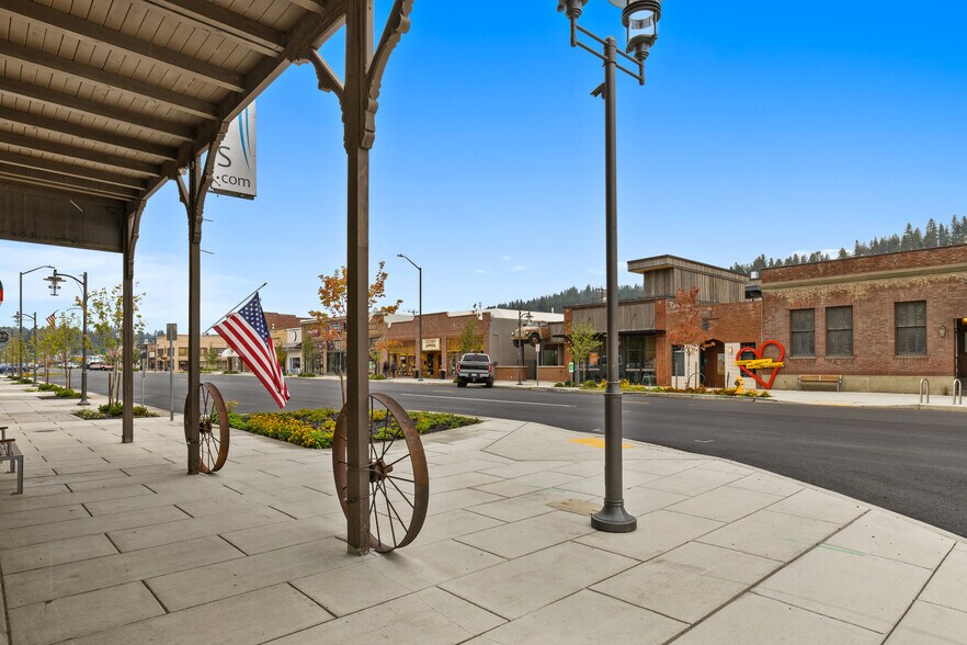More Photos Of 220 E 1st St, Cle Elum General Retail For Sale