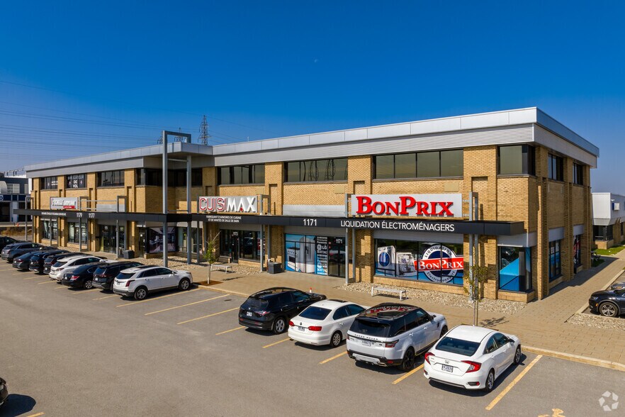 More Photos Of 1151-1179 Autoroute 440, Laval Light Distribution For Lease