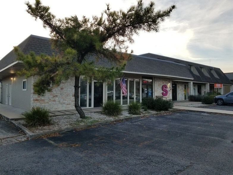 Primary Photo Of 8305 Hwy 71 W, Austin Storefront Retail Office For Lease