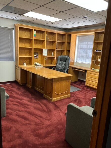 More Photos Of 5840 York Blvd, Los Angeles Office For Sale