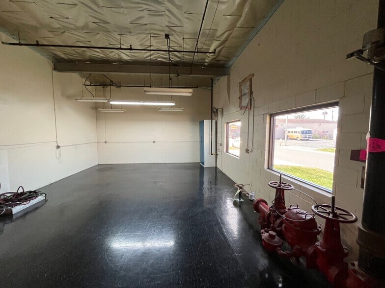 More Photos Of 123 N 10th Ave, Melrose Park Warehouse For Lease