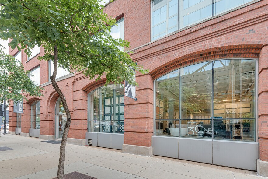 More Photos Of 225 W Ohio St, Chicago Office For Lease