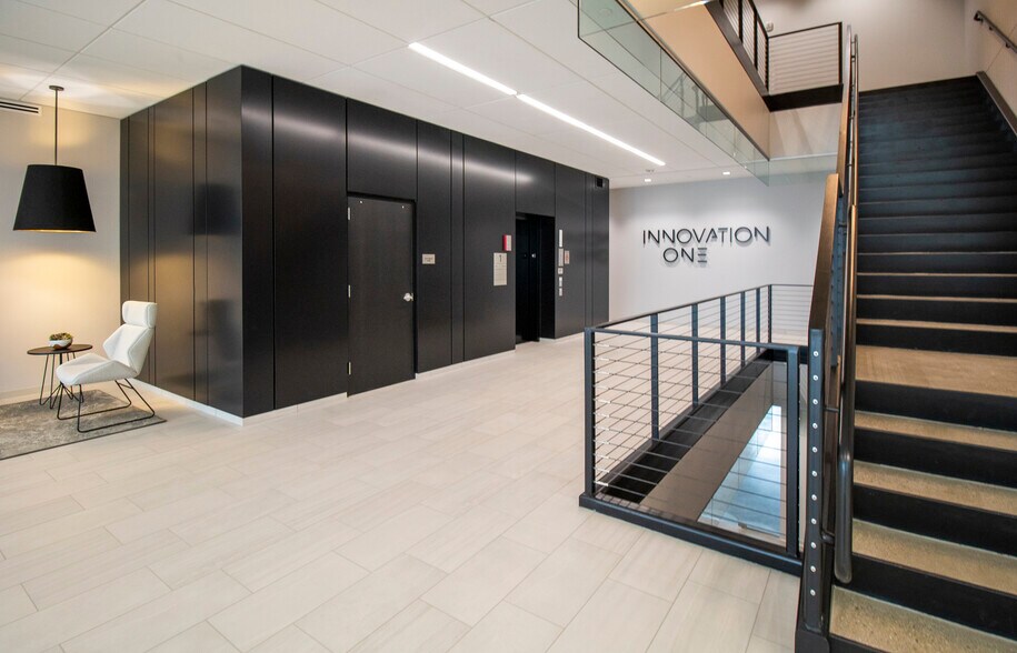 More Photos Of 1401 Discovery Pky, Milwaukee Office For Lease