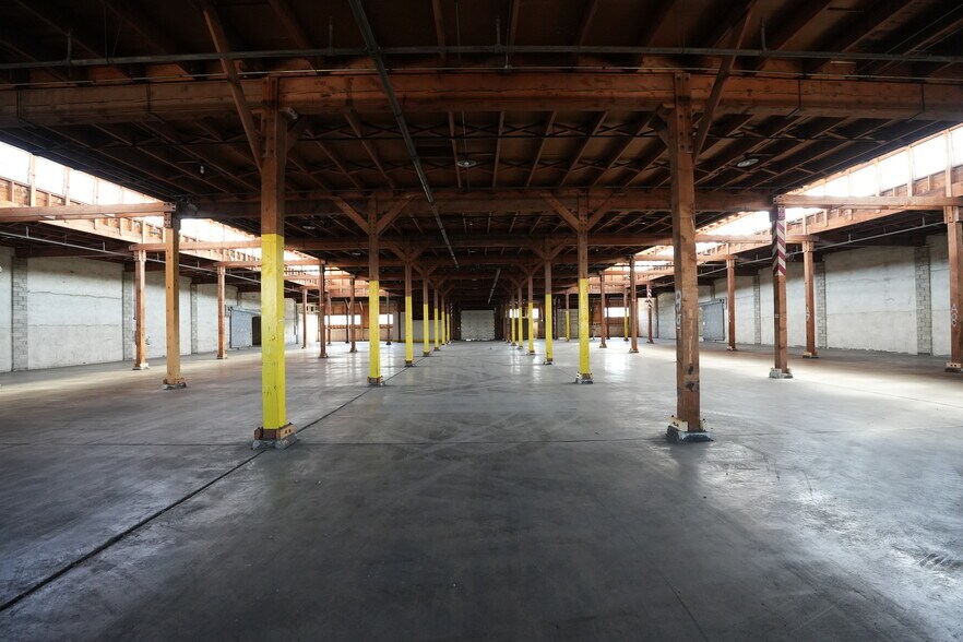 More Photos Of 1500 S 300 W, Clearfield Warehouse For Lease