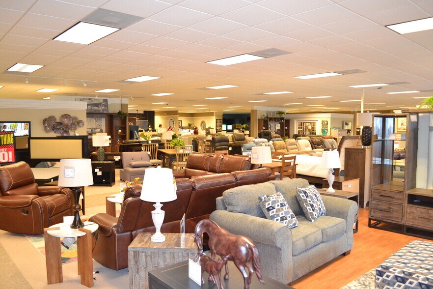 More Photos Of 1401 US Highway 17 N, Fort Meade Freestanding For Sale