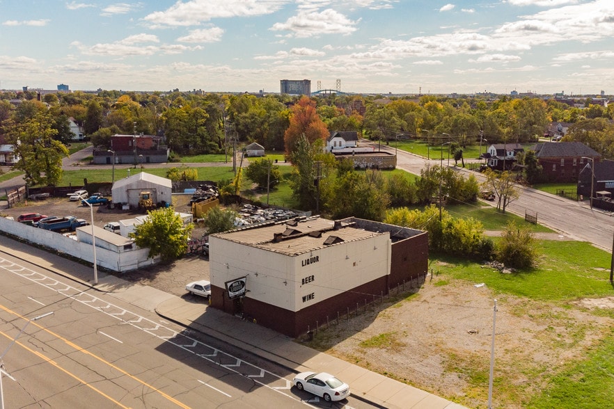 More Photos Of 4515 Grand River Ave, Detroit Freestanding For Lease