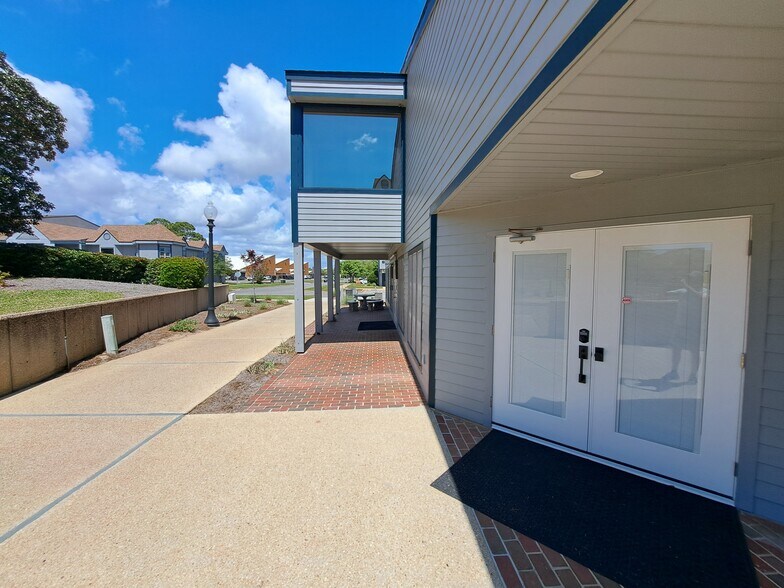 More Photos Of 4400 Bayou Blvd, Pensacola Medical For Lease