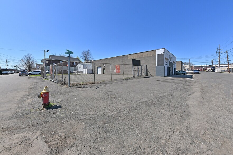 More Photos Of 72 Illinois Ave, Paterson Warehouse For Sale