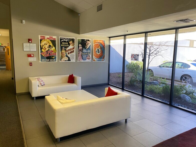 More Photos Of 9223 Deering Ave, Chatsworth Warehouse For Sale