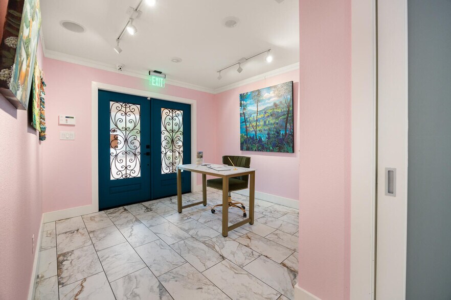 More Photos Of 505 Main, Blanco Office Residential For Sale