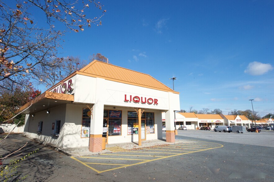 More Photos Of 9400-9560 Lanham Severn Rd, Lanham Seabrook Unknown For Lease