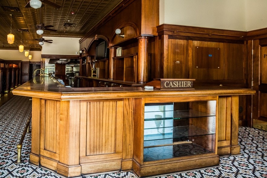 More Photos Of 1820-2041 Tower Dr, Glenview Unknown For Lease