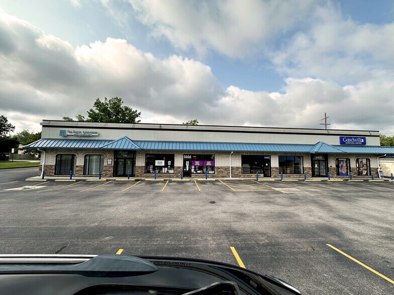 More Photos Of 5400-5404 Mayfield Rd, Lyndhurst General Retail For Lease